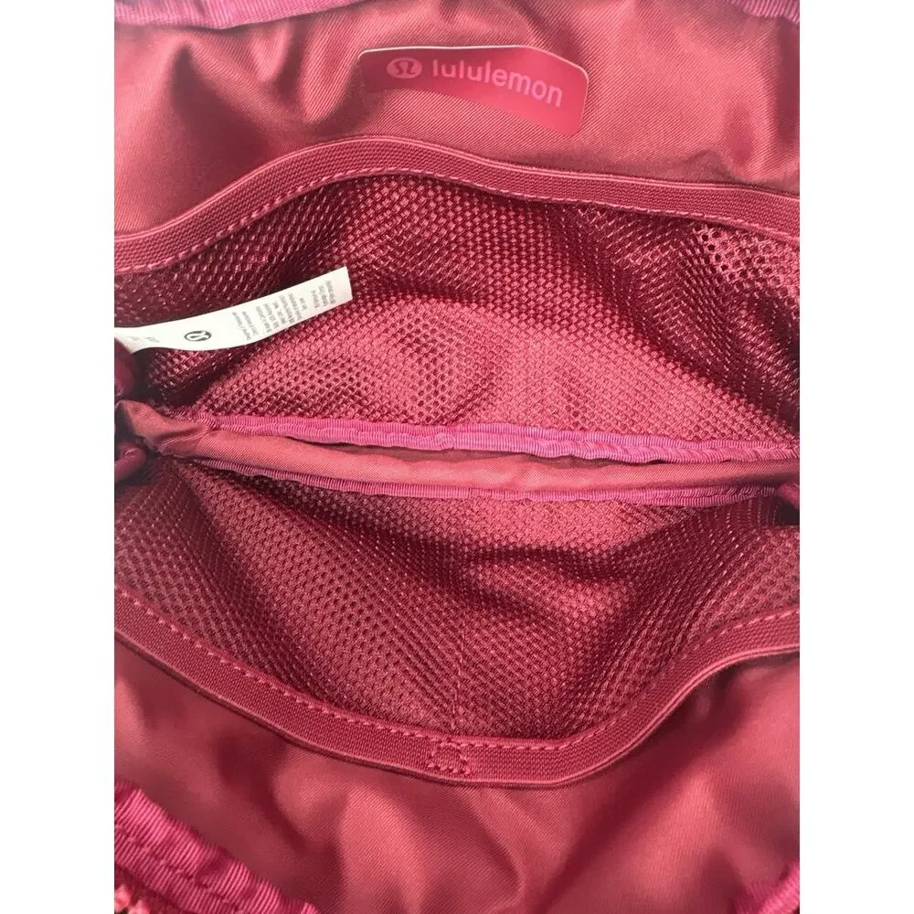 NWT Lululemon Everywhere Belt Bag Burgundy